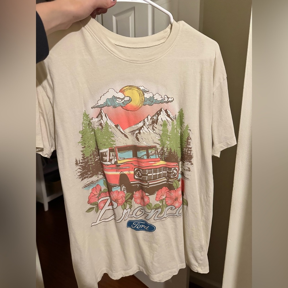 Women’s Hollister Top